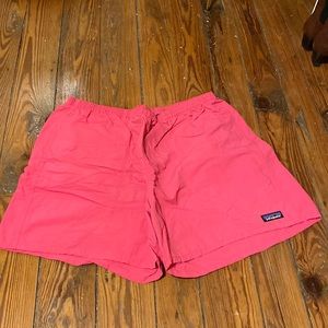Patagonia Baggies 5” inseam men’s shorts XL hot pink - GREAT CONDITION!